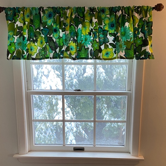 Vintage Other - VTG Floral Textured Cotton Fabric Valance